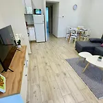 Voeroesmarty Apartmanhaz מאקו