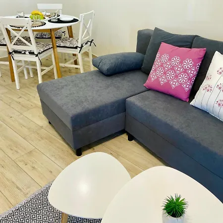 Voeroesmarty Apartmanhaz * Makó
