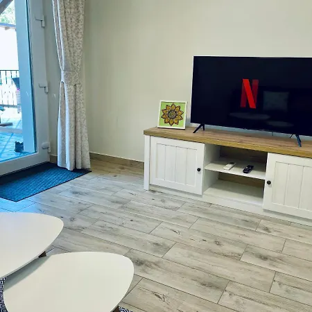 Voeroesmarty Apartmanhaz شقة