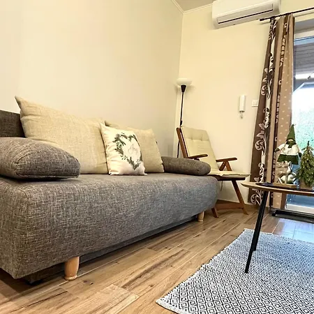Voeroesmarty Apartmanhaz *
