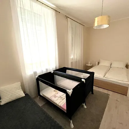 Vörösmarty Apartamento *